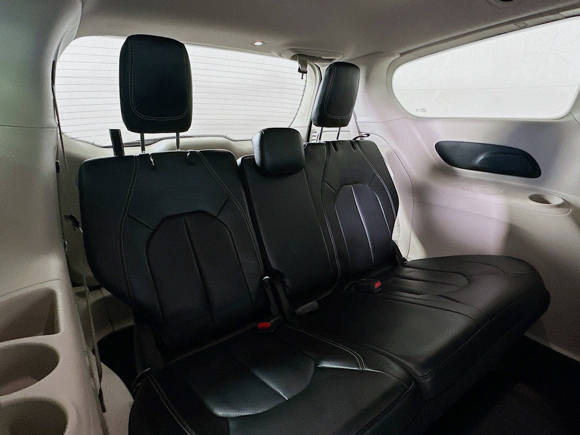 Used 2023 Chrysler Pacifica Touring-L FWD image 25