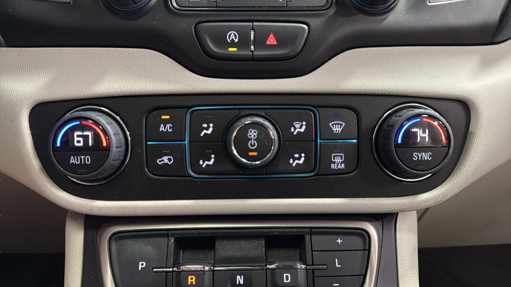 Used 2024 GMC Terrain Denali w/ Denali Premium Package image 32