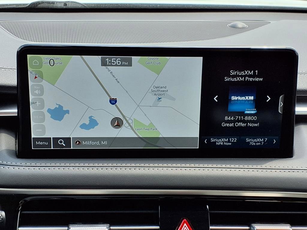 Used 2025 Genesis G70 2.5T image 17