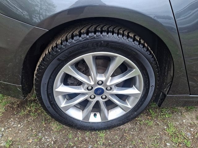 Certified 2017 Ford Fusion SE FWD image 9
