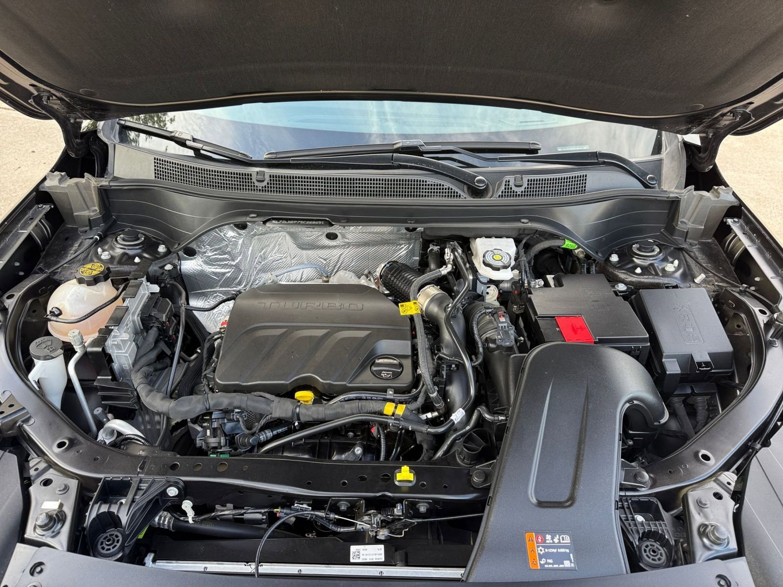 Used 2025 Chevrolet Trax LT FWD image 33