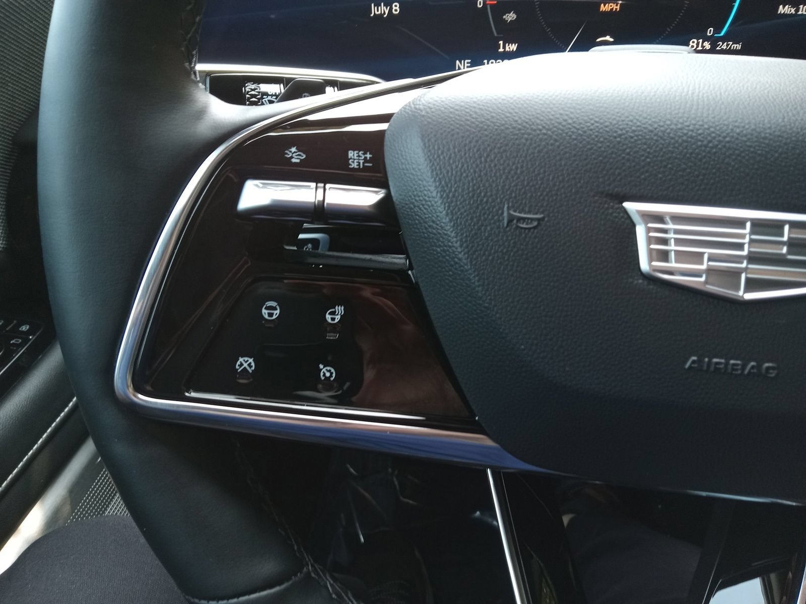 Used 2025 Cadillac Optiq Luxury 1 AWD/4WD image 19