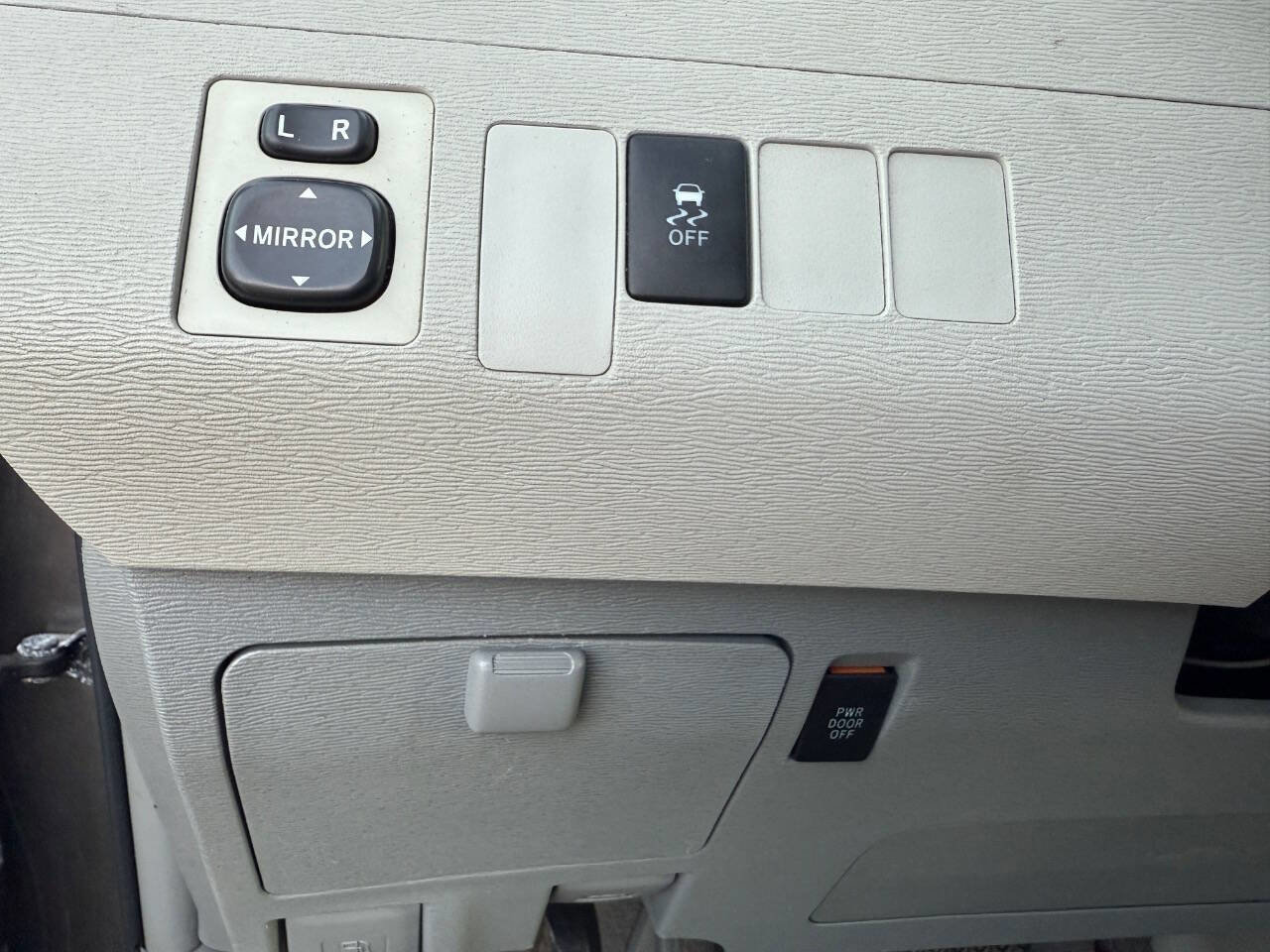 Used 2011 Toyota Sienna LE image 20