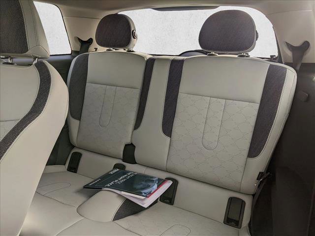 Certified 2025 MINI Cooper S image 17