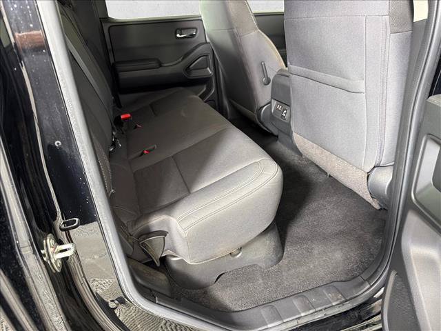 Used 2024 Nissan Frontier SV w/ SV Convenience Package RWD image 15