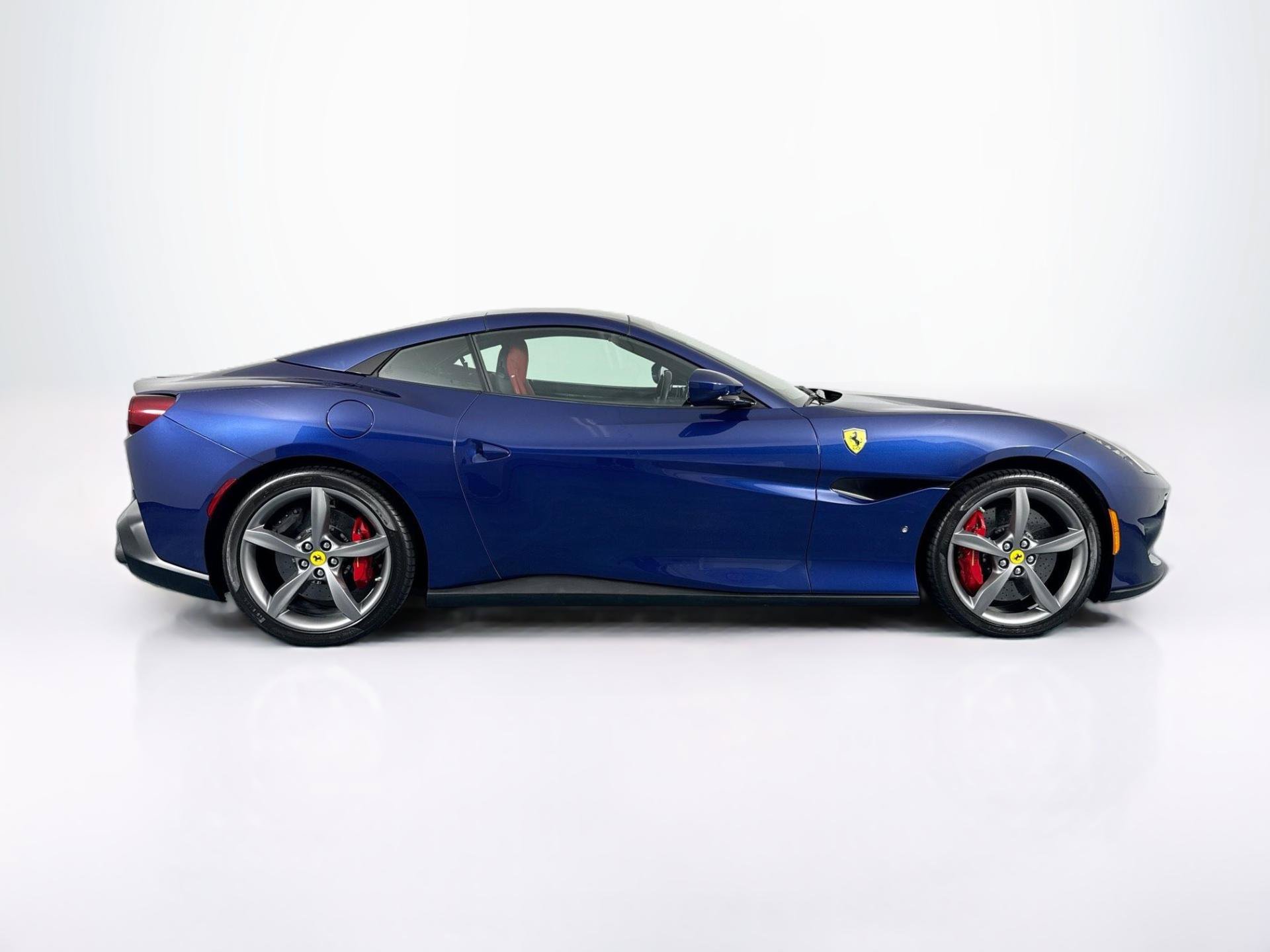 Used 2019 Ferrari Portofino RWD image 52