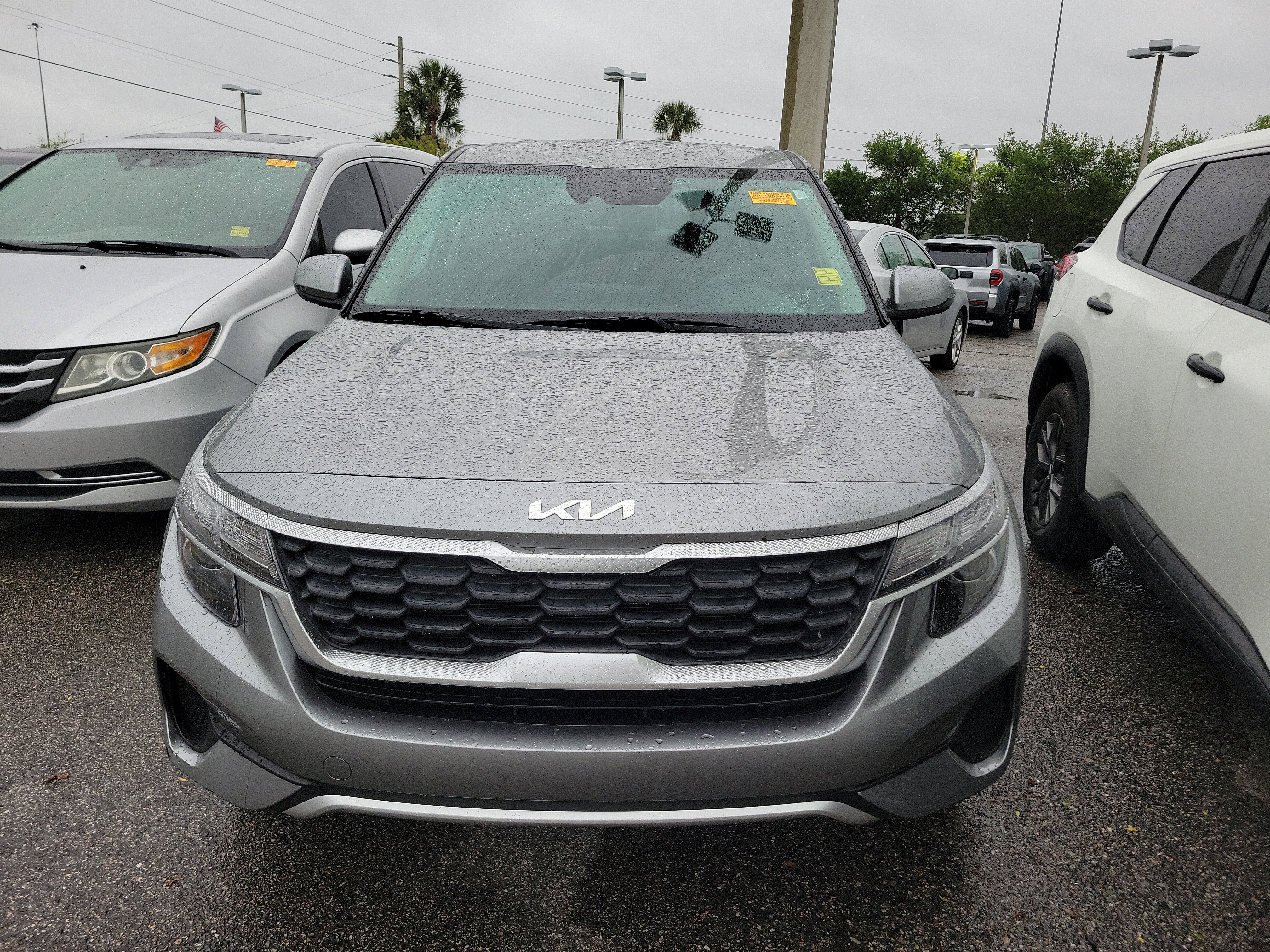 Used 2023 Kia Seltos LX image 2