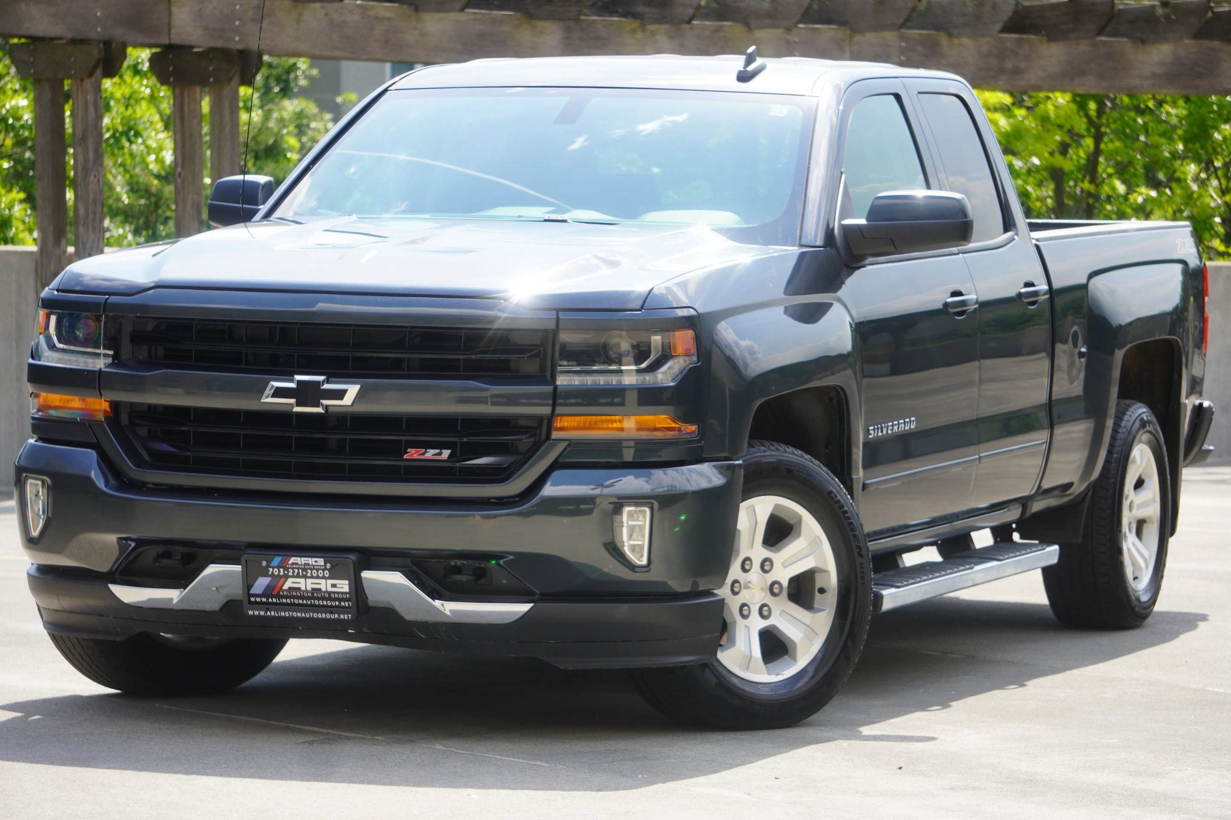 Used 2017 Chevrolet Silverado 1500 LT w/ All Star Edition AWD/4WD image 3