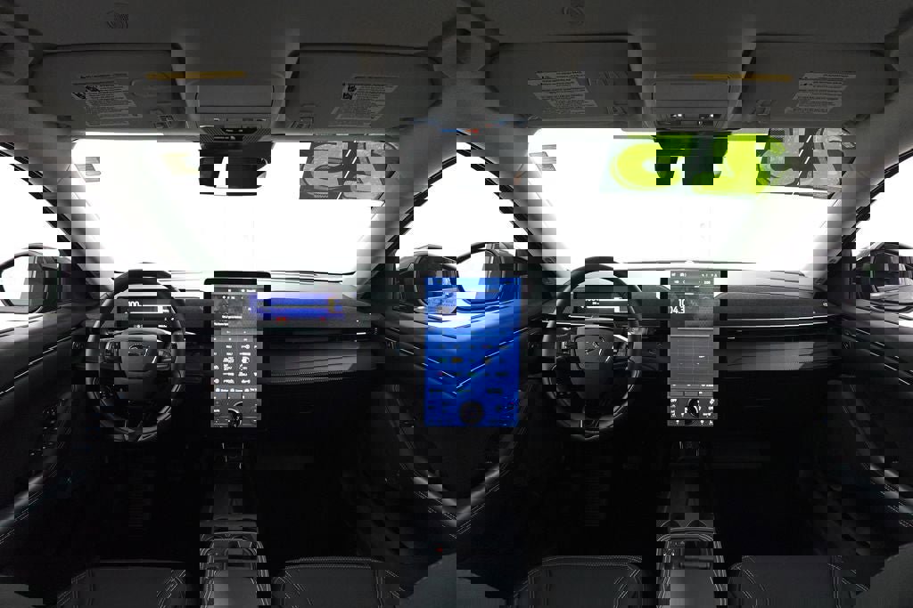 Used 2025 Ford Mustang Mach-E Premium image 7