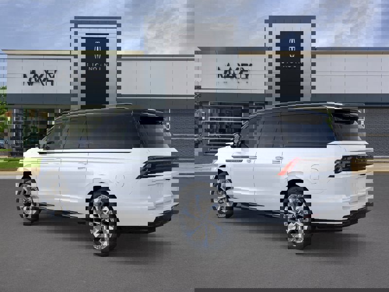 New 2026 Lincoln Navigator L Black Label w/ Black Label Special Edition AWD/4WD image 4