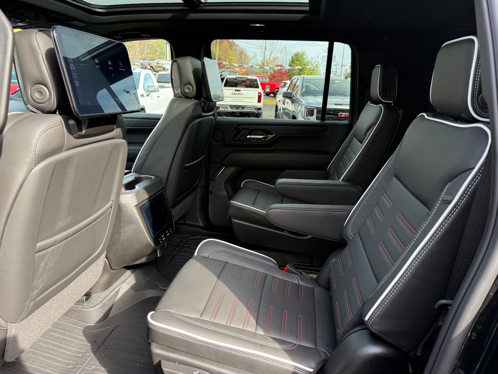 New 2026 GMC Yukon XL AT4 Ultimate w/ LPO, Floor Liner Package image 17