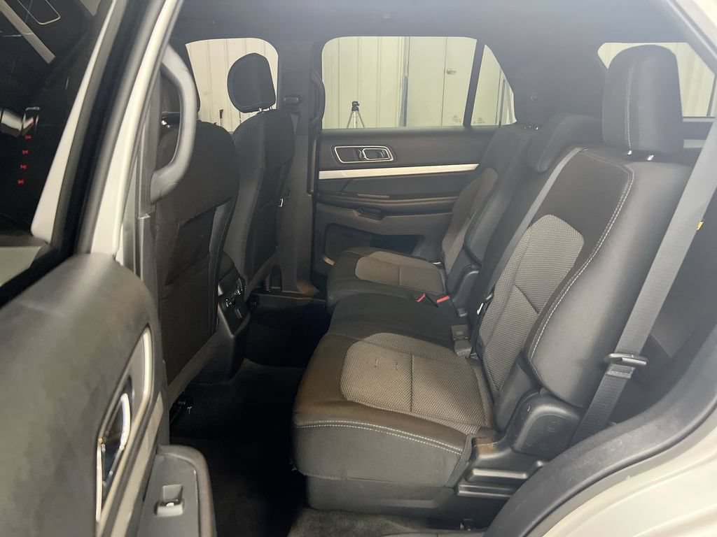 Used 2017 Ford Explorer XLT AWD/4WD image 22