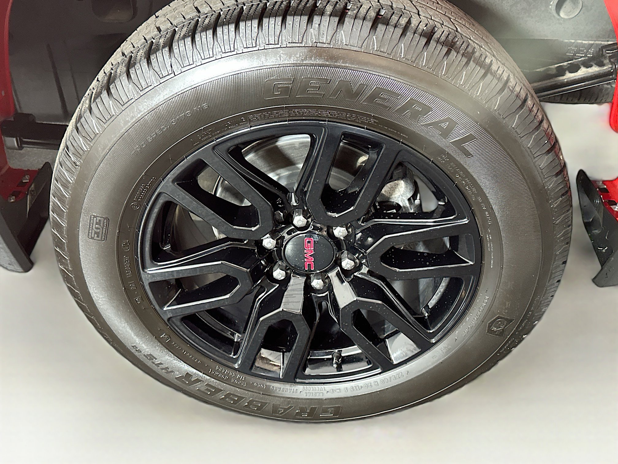 Used 2025 GMC Sierra 1500 Elevation image 11