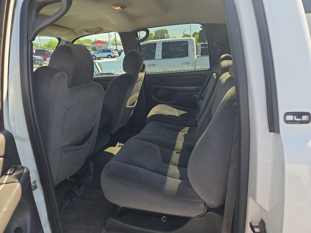 Used 2004 GMC Sierra 2500 SLE w/ Heavy-Duty Power Package AWD/4WD image 16