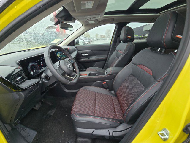 New 2025 Nissan Kicks SR w/ SR Premium Package image 24