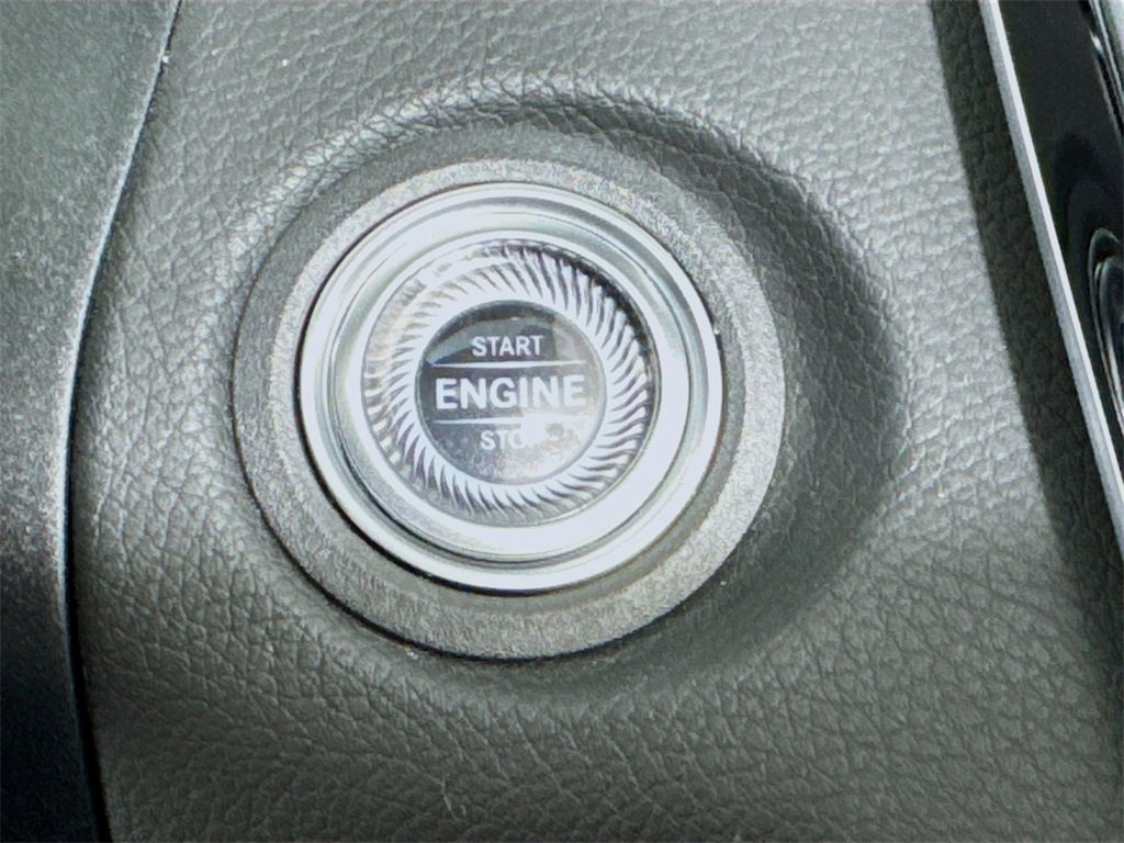 Used 2023 Mercedes-Benz C 300 4MATIC Cabriolet w/ Parking Assistance Package image 31