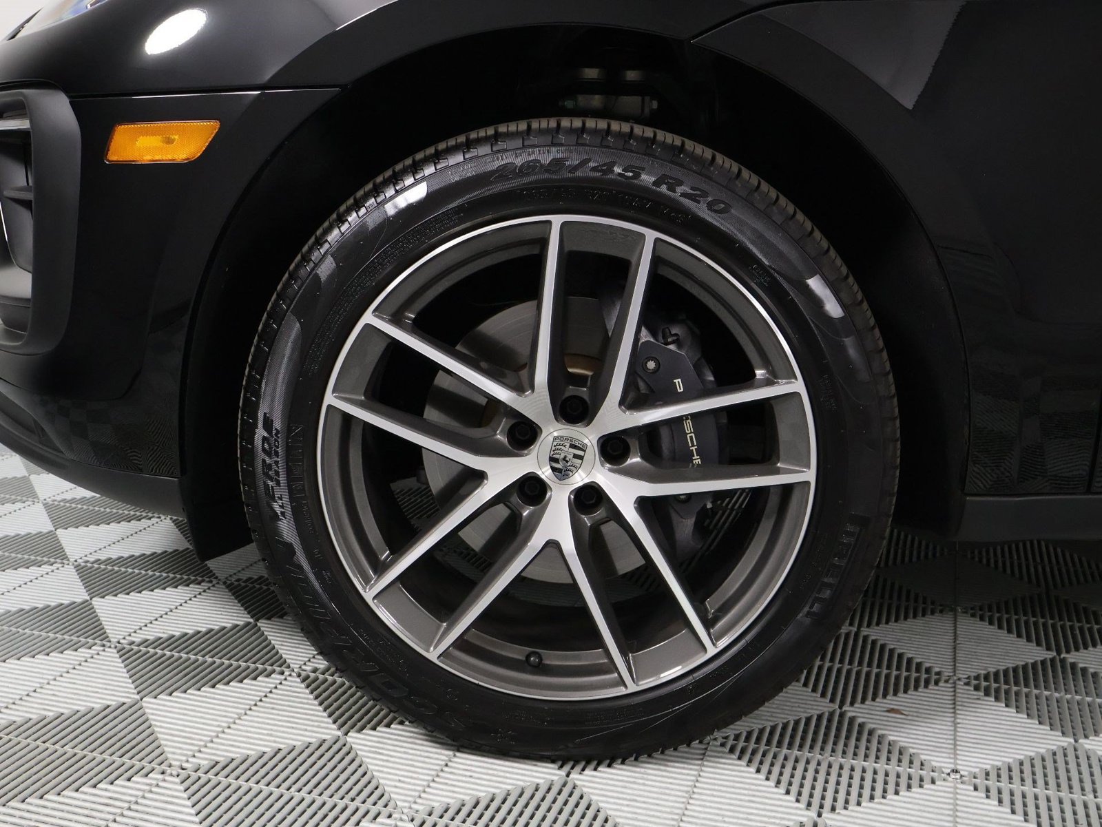 Certified 2026 Porsche Macan AWD/4WD image 30