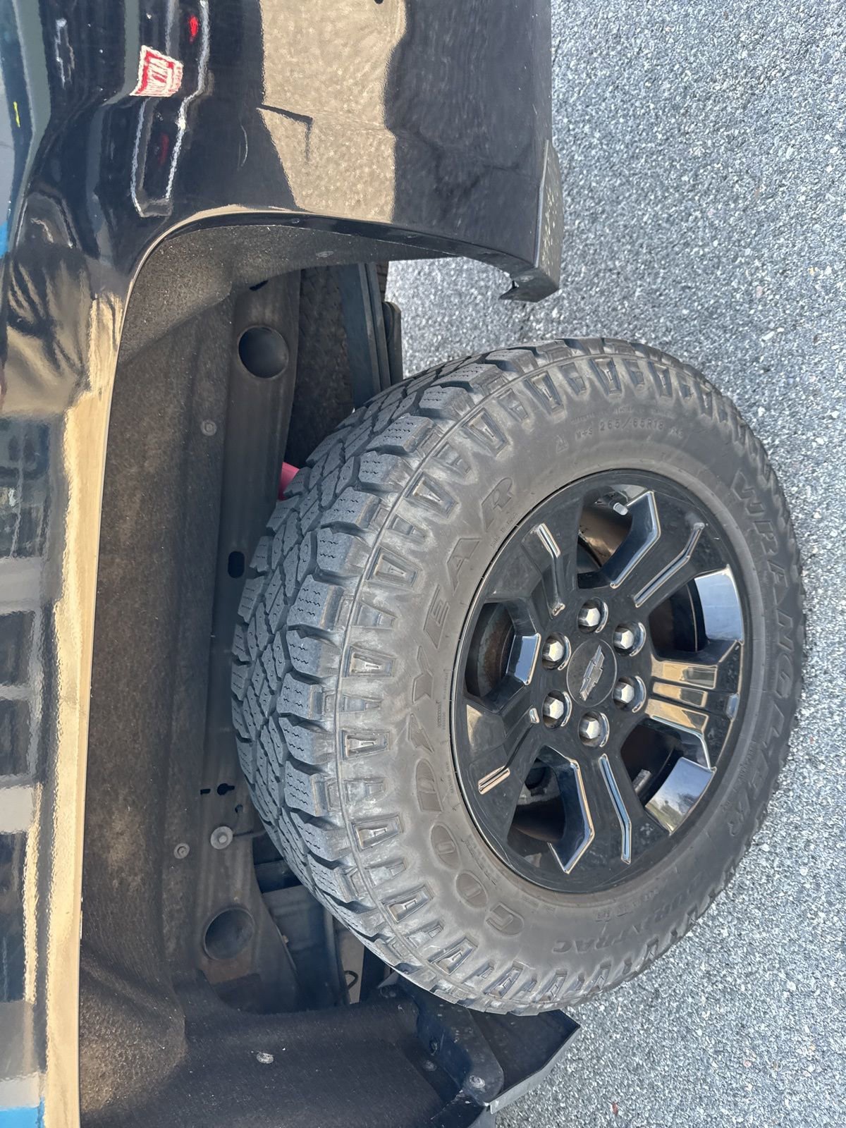 Used 2017 Chevrolet Silverado 1500 LT w/ Midnight Edition image 9