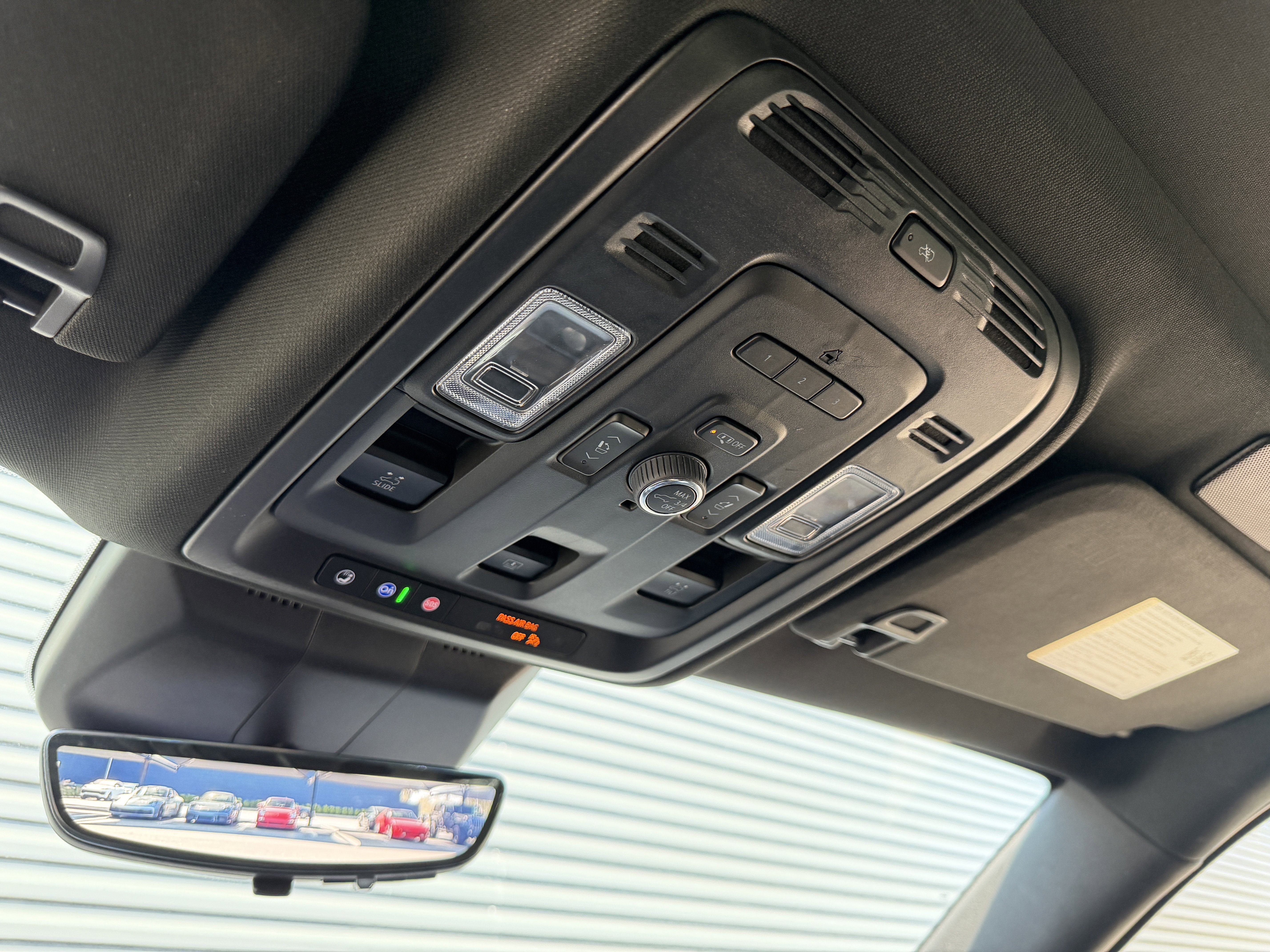 Used 2023 Cadillac Escalade Premium Luxury image 32