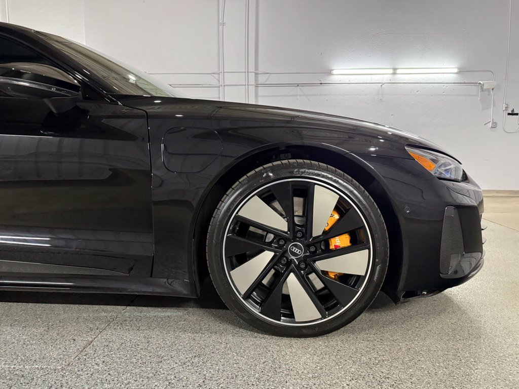 Used 2022 Audi RS e-tron GT w/ Carbon Performance Package AWD/4WD image 5