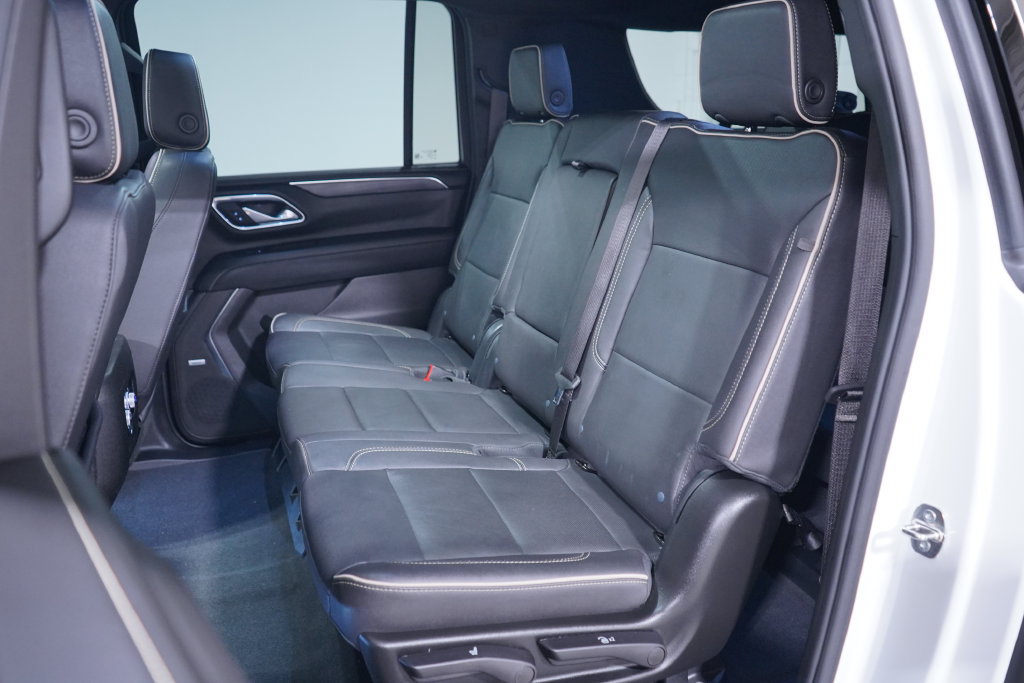 Used 2023 GMC Yukon XL SLT w/ SLT Luxury Package RWD image 11