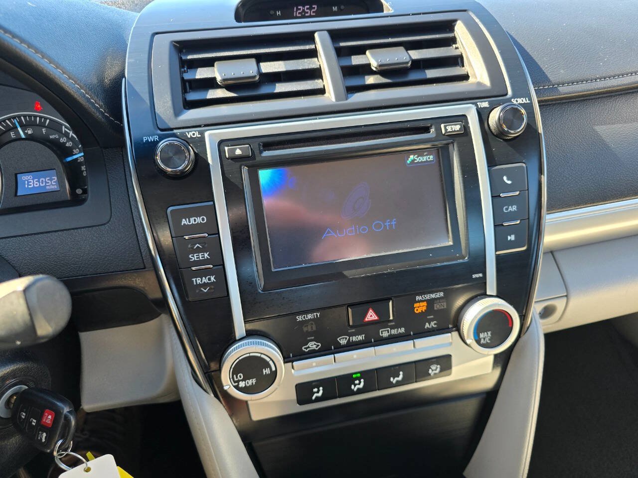 Used 2013 Toyota Camry LE FWD image 16