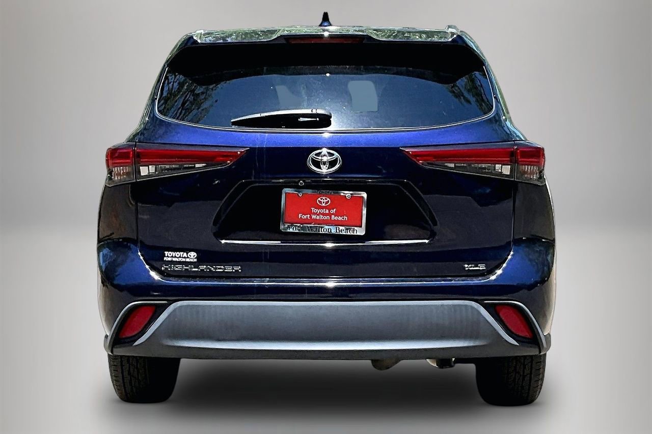 Used 2020 Toyota Highlander XLE FWD image 6