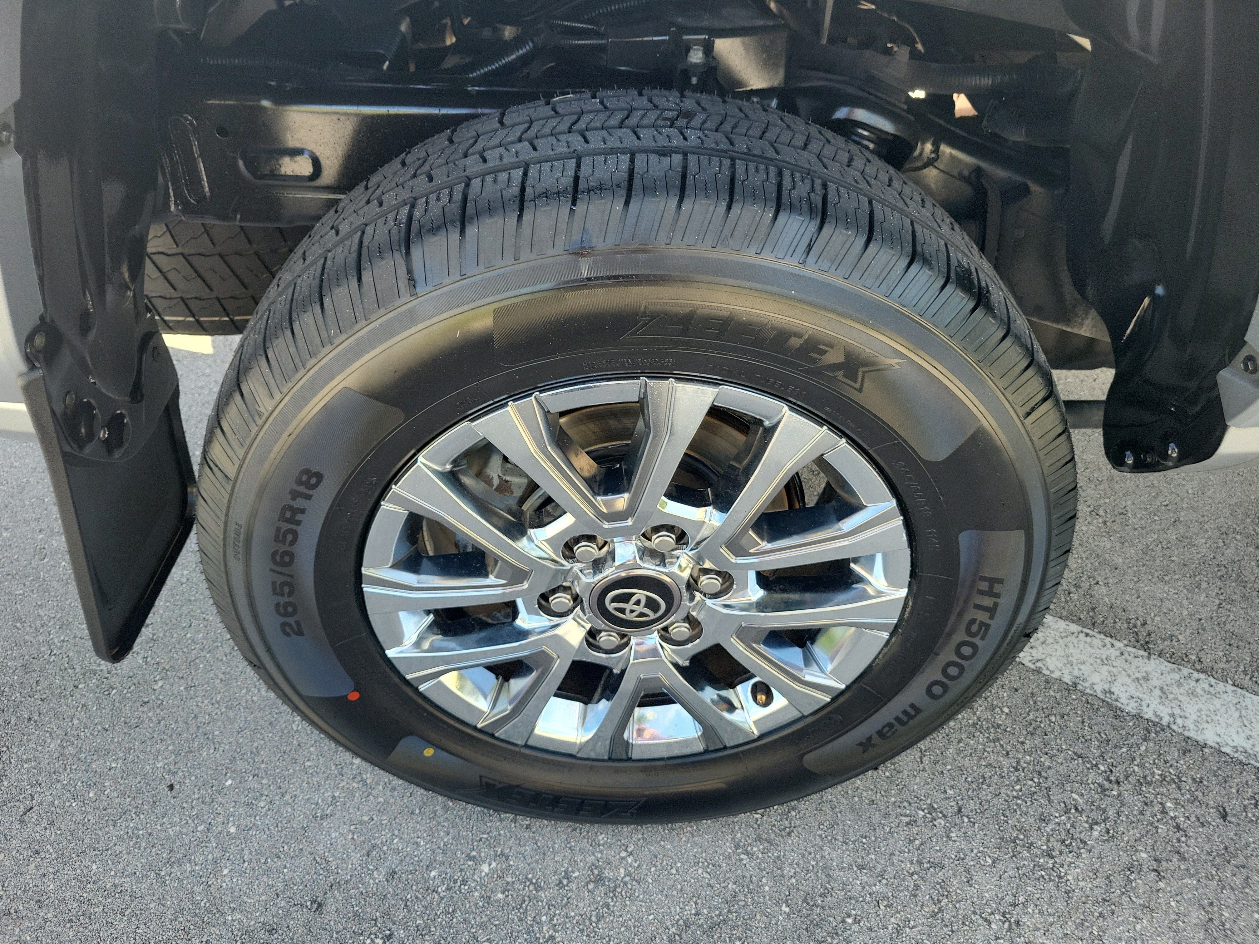 Used 2024 Toyota Tacoma Limited w/ Limited Package (LT) AWD/4WD image 8
