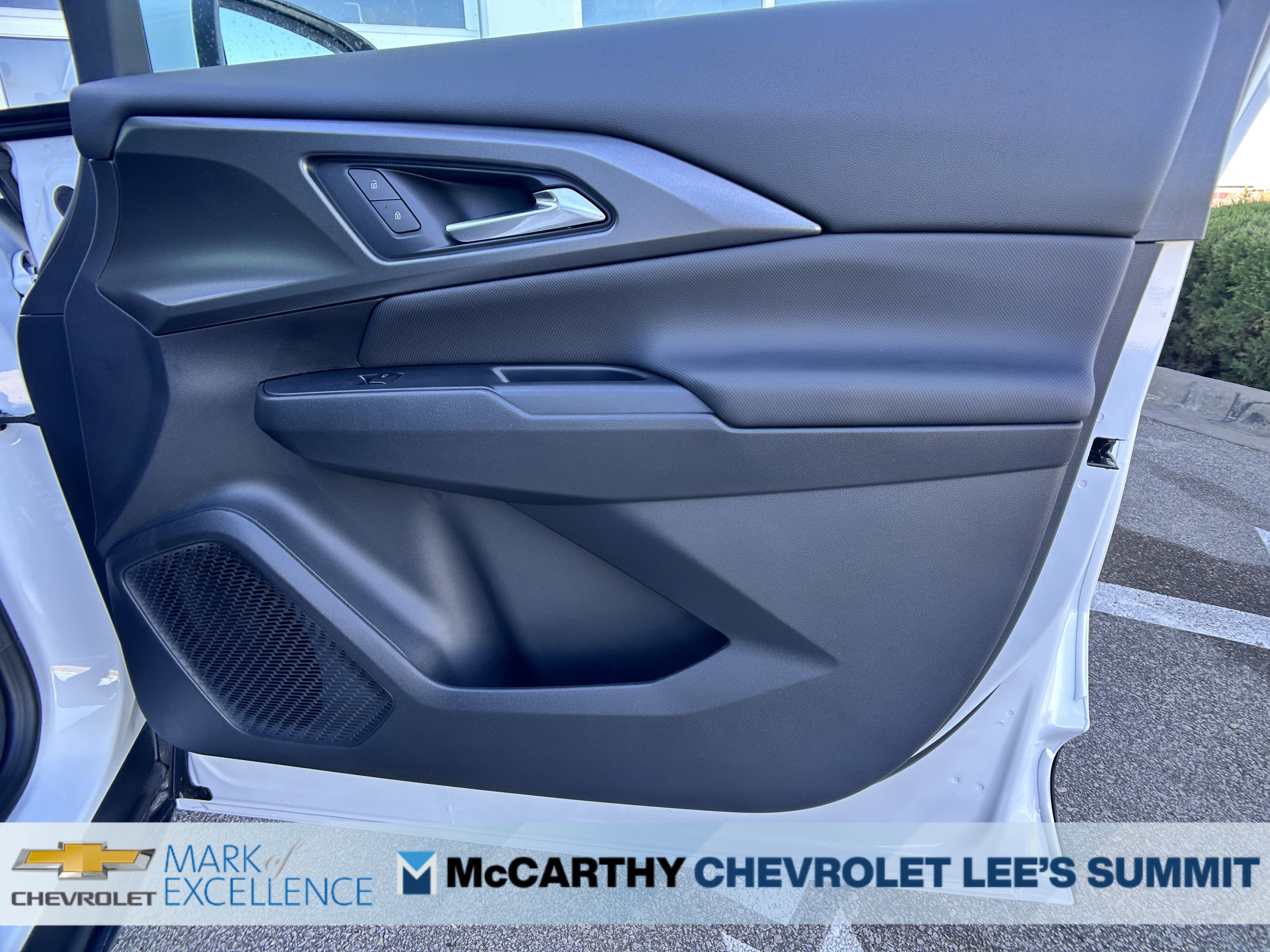 New 2026 Chevrolet Equinox EV LT image 40