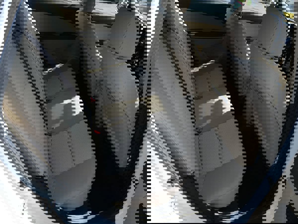 Used 2012 Hyundai Elantra GLS image 23