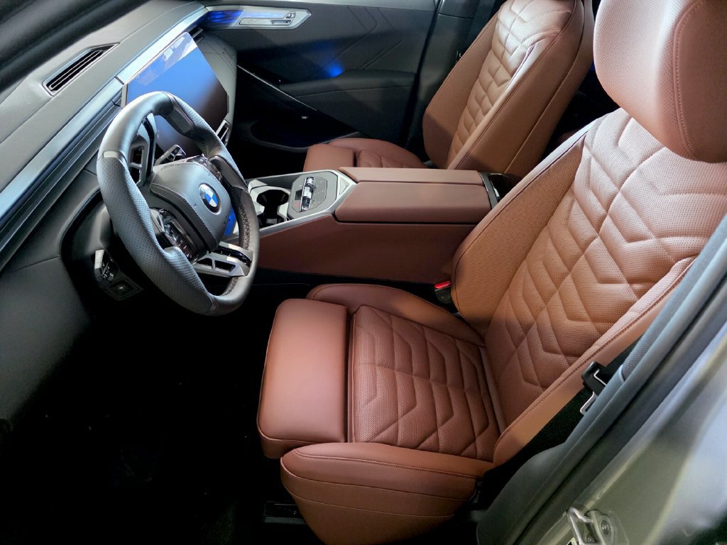 New 2027 BMW X5 xDrive40i w/ Luxury Front Seating Package AWD/4WD image 7
