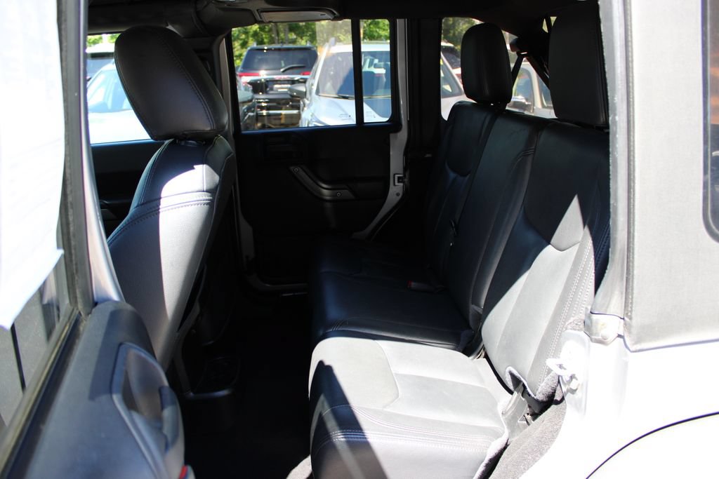 Used 2015 Jeep Wrangler Unlimited Sport w/ Quick Order Package 24S AWD/4WD image 30