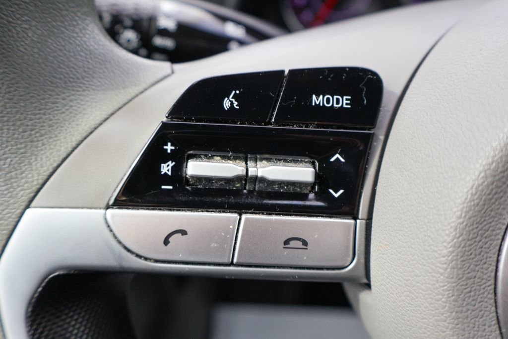 Used 2023 Hyundai Elantra SE image 13