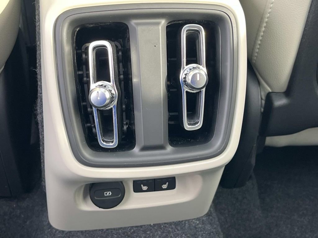 New 2026 Volvo XC40 B5 Plus w/ Protection Package Premier image 17