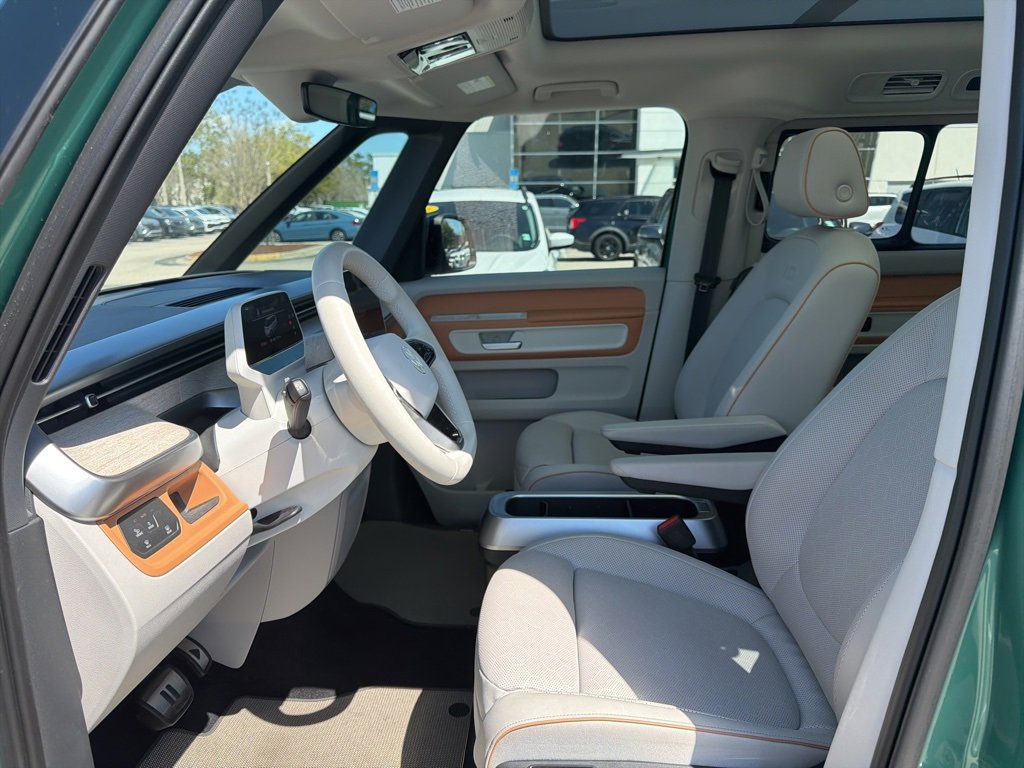 Used 2025 Volkswagen ID. Buzz 1st Edition image 2
