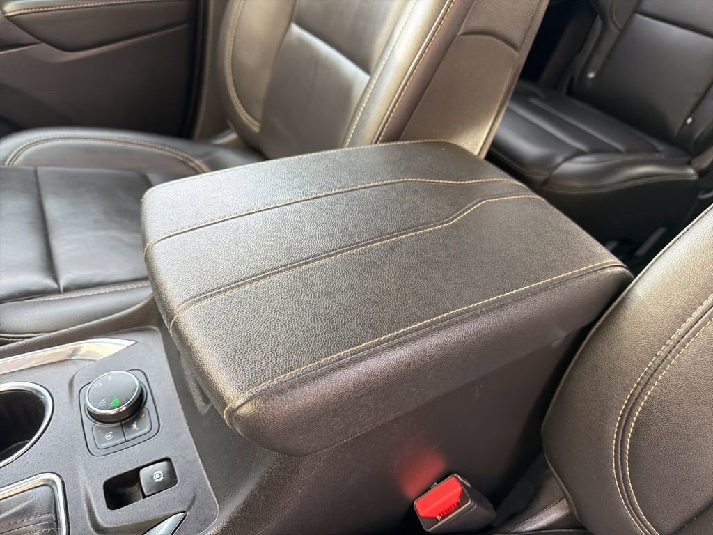 Used 2023 Chevrolet Traverse LT image 31