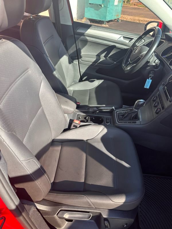 Used 2015 Volkswagen Golf TDI S image 9