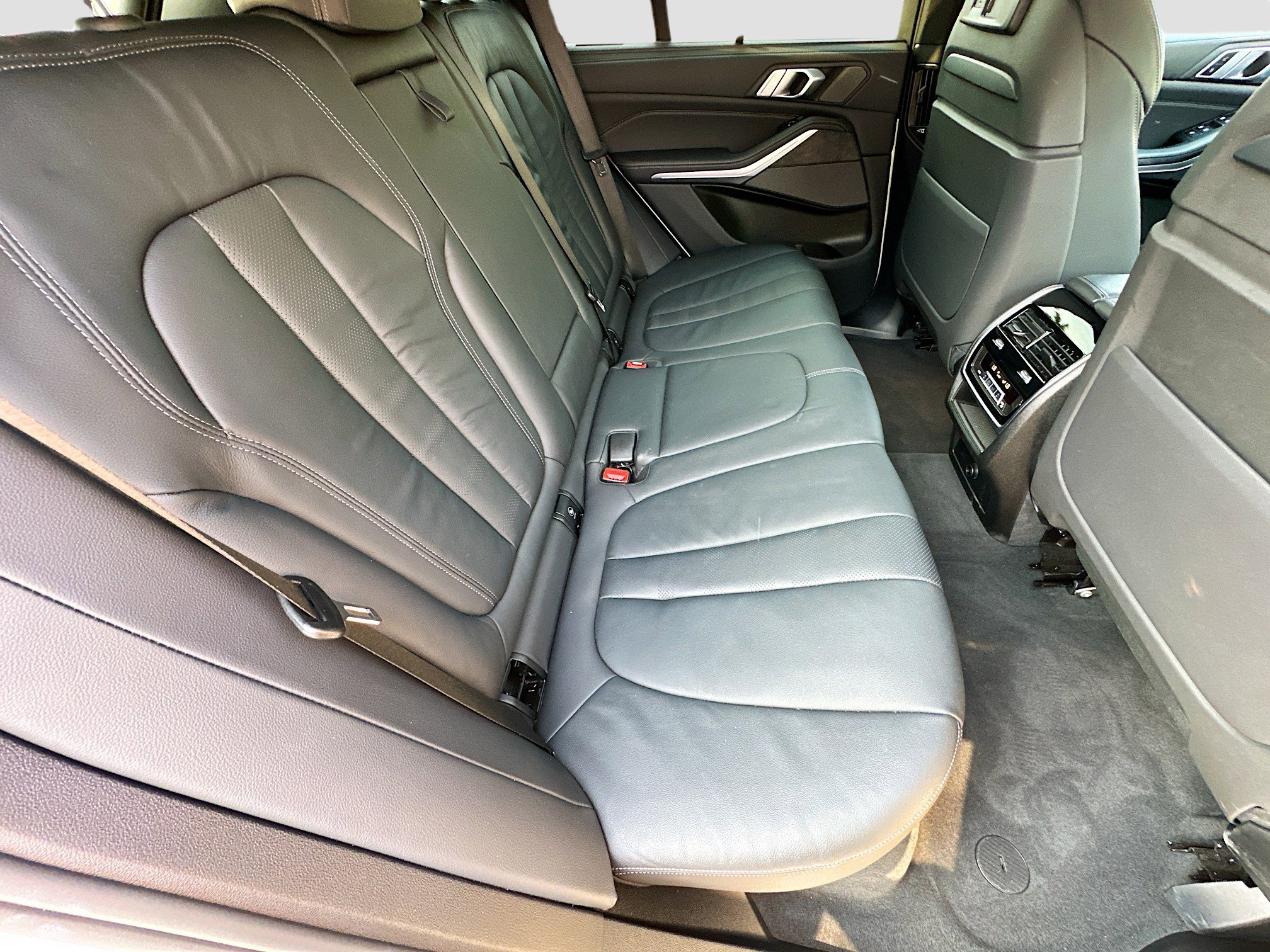 Used 2020 BMW X5 M50i w/ Executive Package image 31