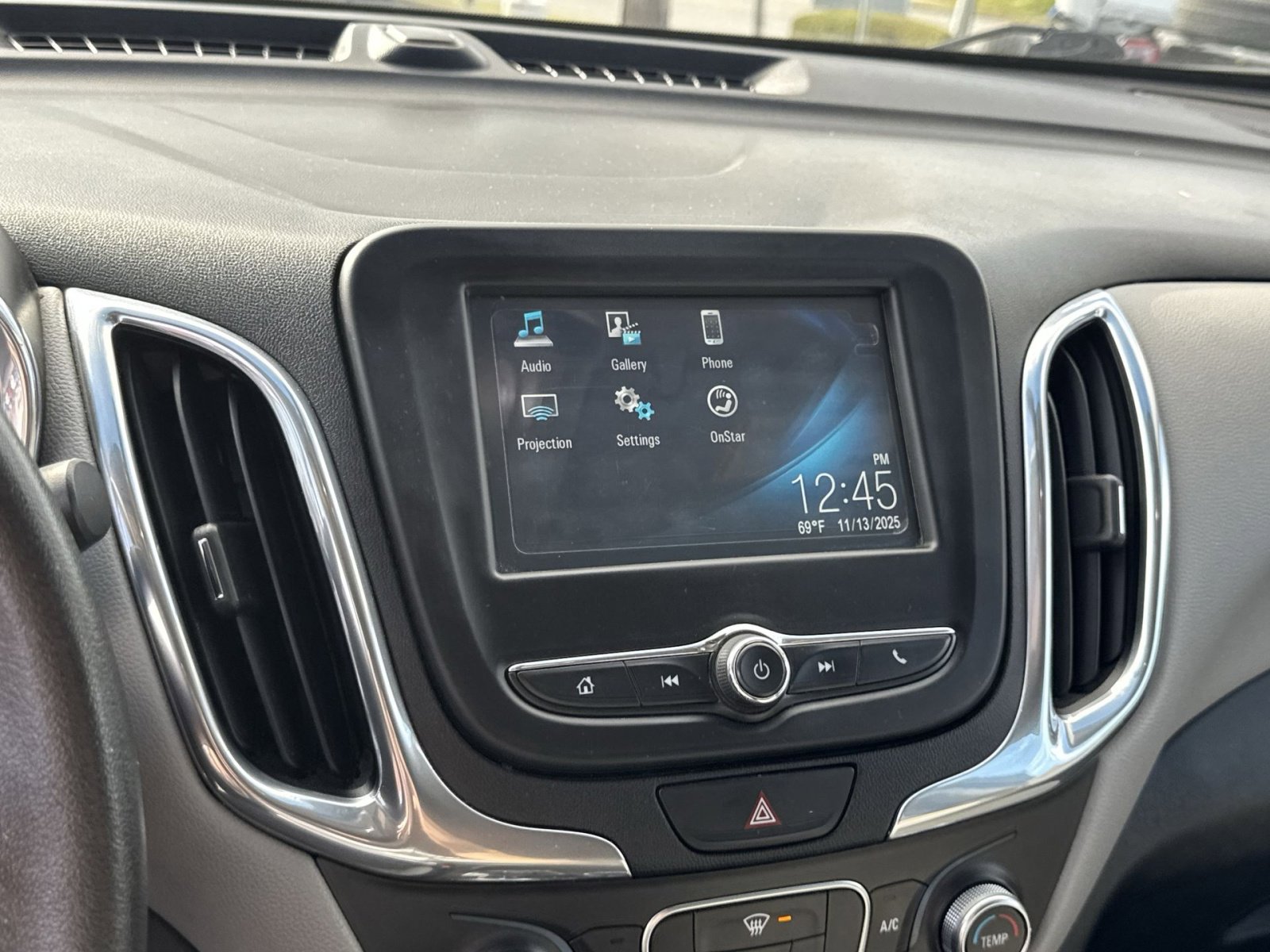 Used 2018 Chevrolet Equinox LT image 24