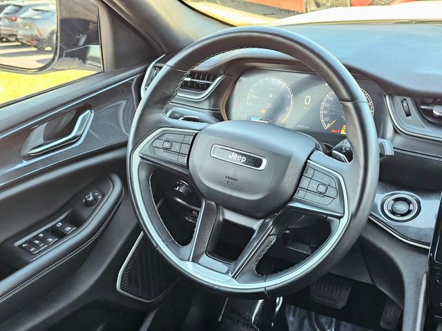 Used 2022 Jeep Grand Cherokee L Laredo image 32