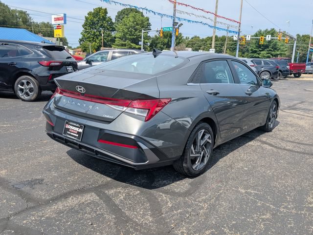 Used 2025 Hyundai Elantra Limited FWD image 7