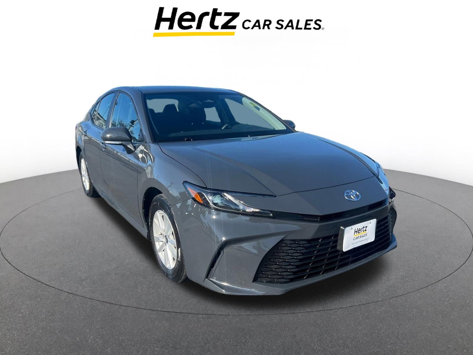 Used 2025 Toyota Camry LE image 1