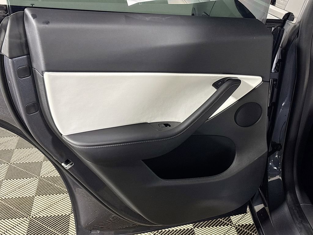 Used 2020 Tesla Model Y Long Range image 20