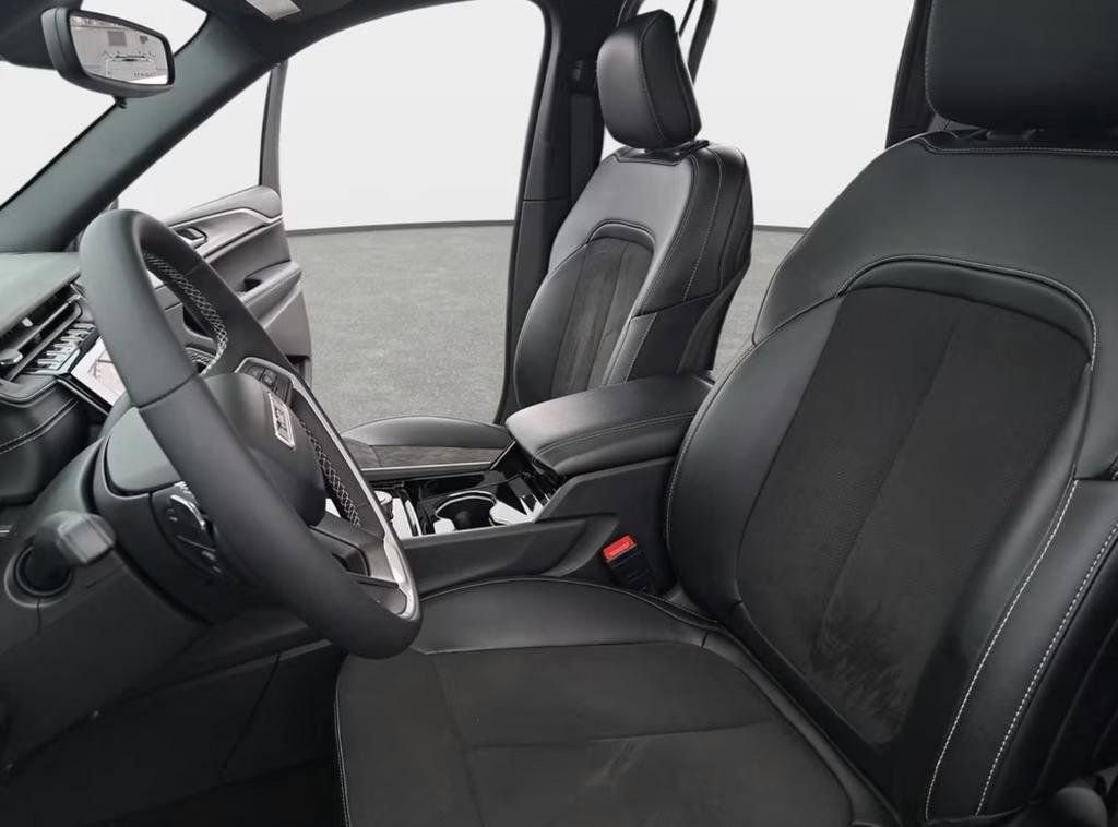 Used 2023 Jeep Grand Cherokee L Laredo image 11