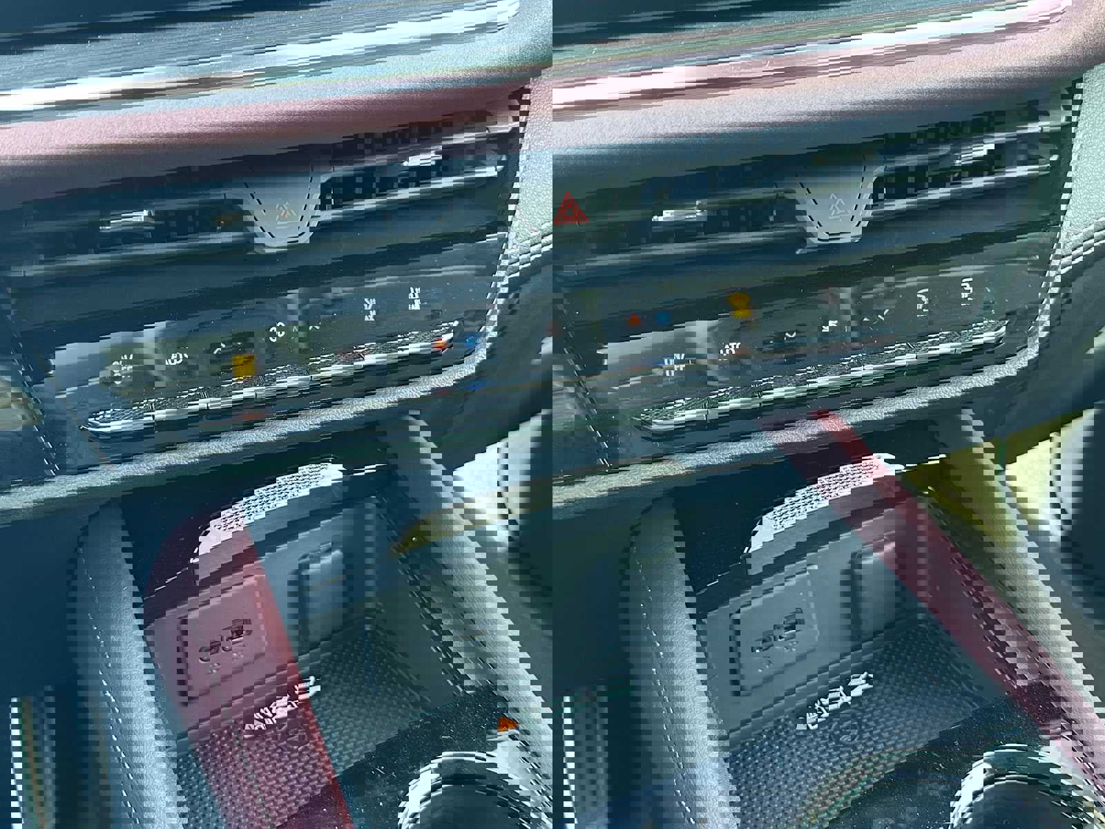 New 2025 Buick Envision Sport Touring image 30