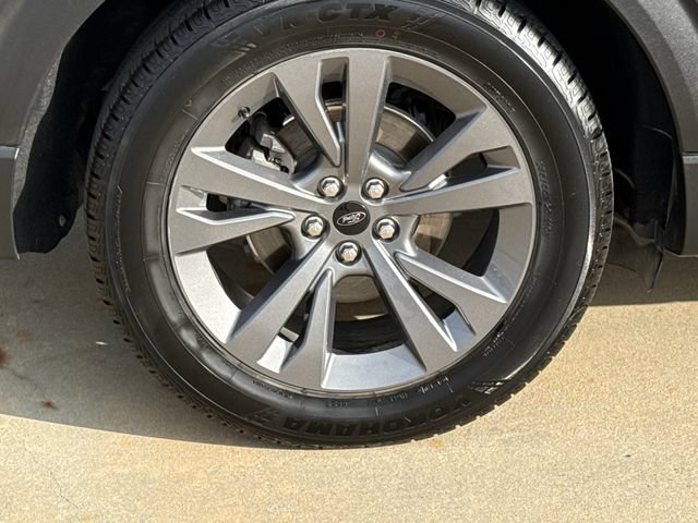 Used 2021 Ford Explorer XLT w/ Equipment Group 202A RWD image 9