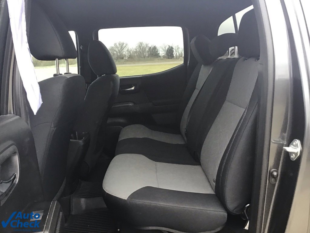 Used 2021 Toyota Tacoma TRD Sport w/ Technology Package image 10