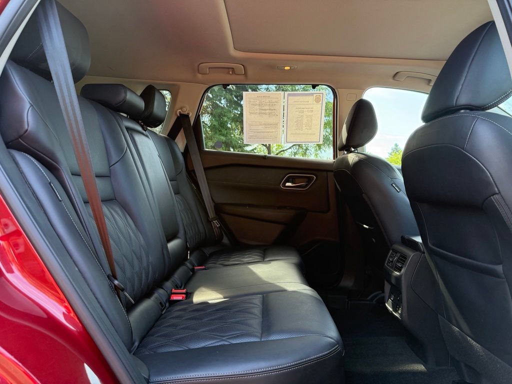 Used 2021 Nissan Rogue Platinum AWD/4WD image 18