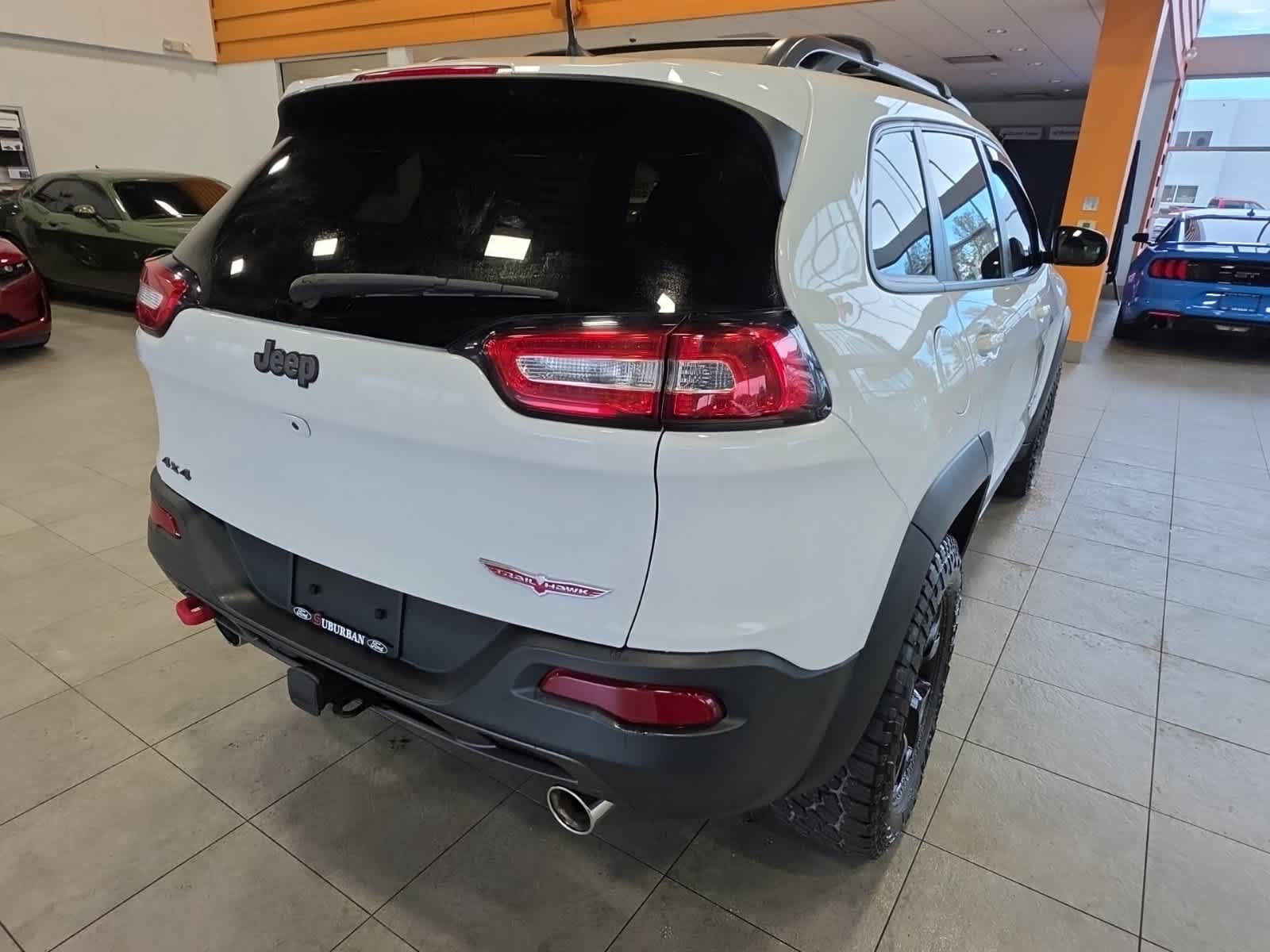 Used 2017 Jeep Cherokee Trailhawk w/ Comfort & Convenience Group AWD/4WD image 7
