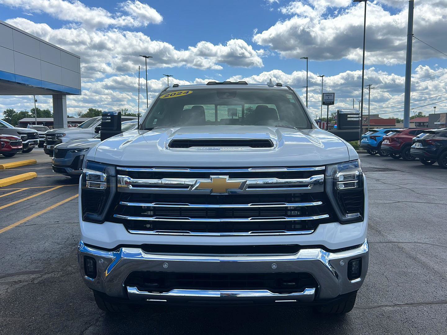 Used 2024 Chevrolet Silverado 2500 LTZ w/ LTZ Plus Package AWD/4WD image 3
